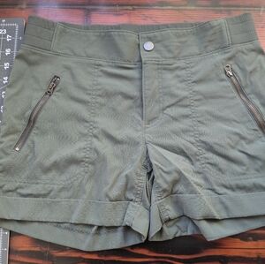 Athleta Utility Cargo Shorts | Olive Green | Size L